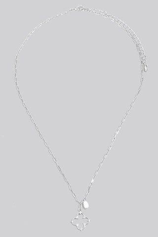 Clover & Pearl Necklace in Silver