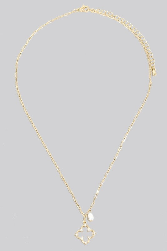 Clover & Pearl Necklace in Gold