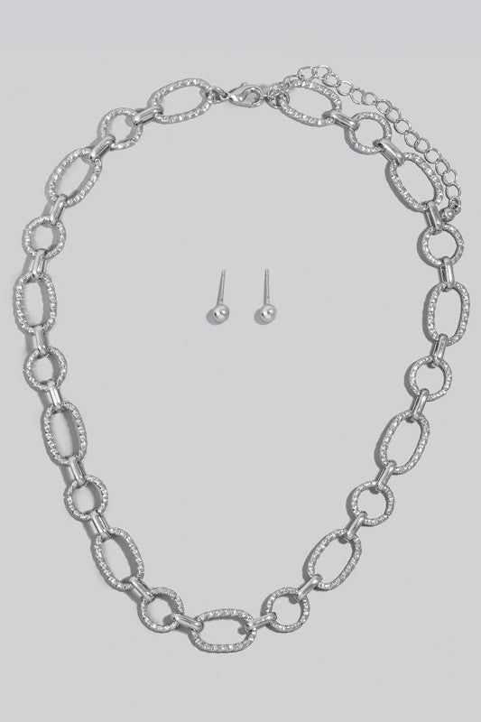 Beautiful Oval Chain Link Necklace in Silver