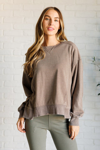 Quick Fix Mineral Wash Crew Neck Pullover in Mocha (ONLINE EXCLUSIVE)